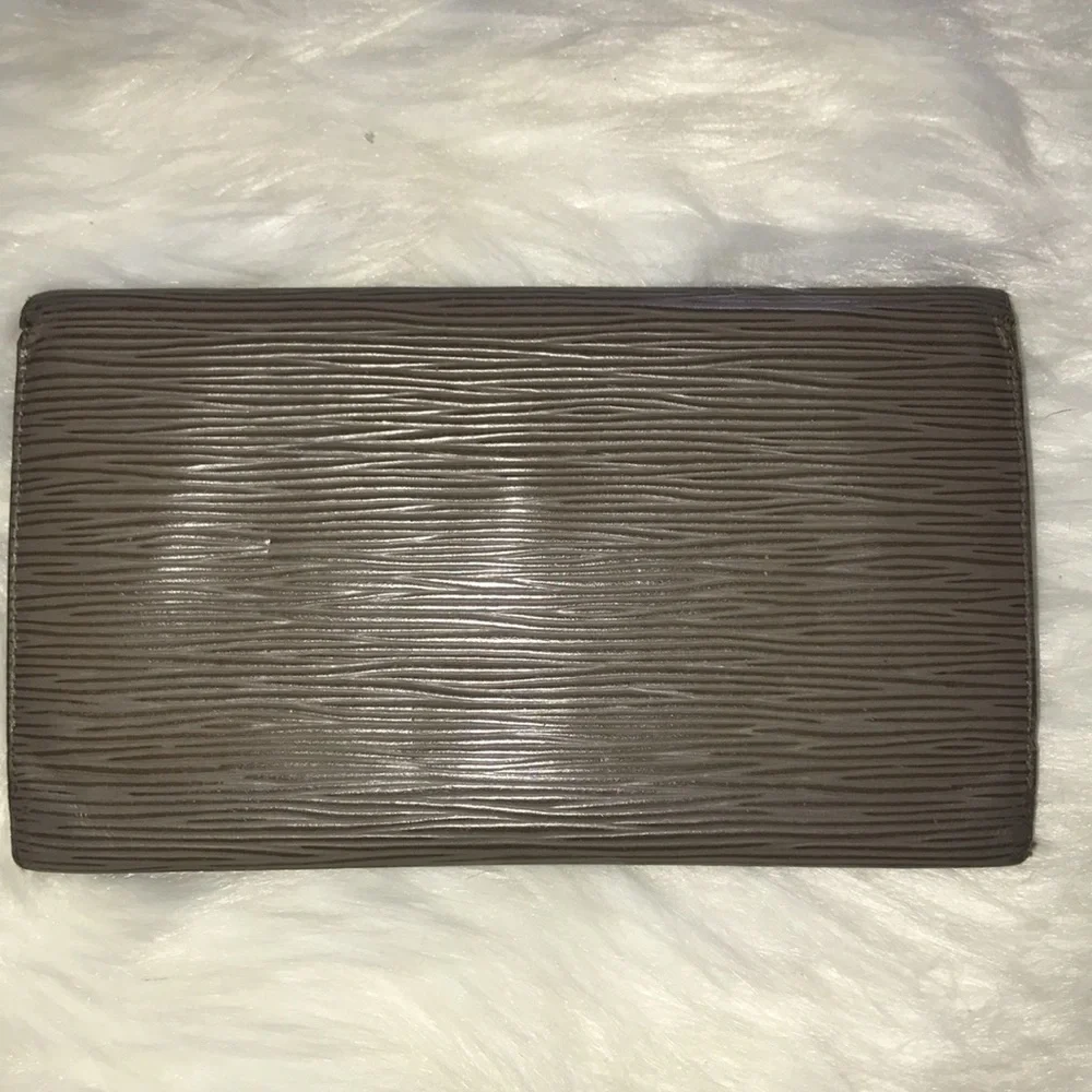 AUTHENTIC EPI LOUIS VUITTON LONG PEPPERED COLORED SNAP WALLET - Picture 3 of 14